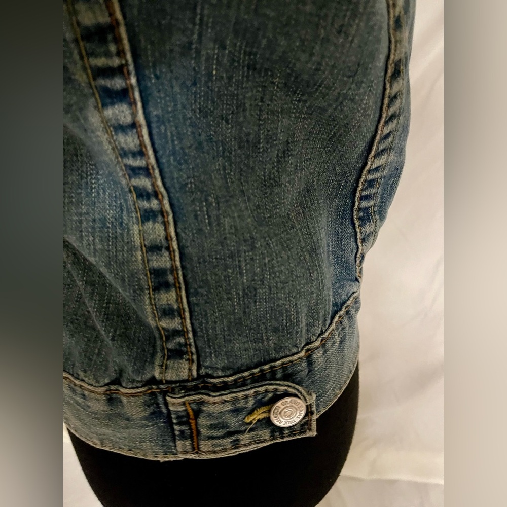 True Religion Vintage M denim jacket. 🔥‼️ - Picture 3 of 6